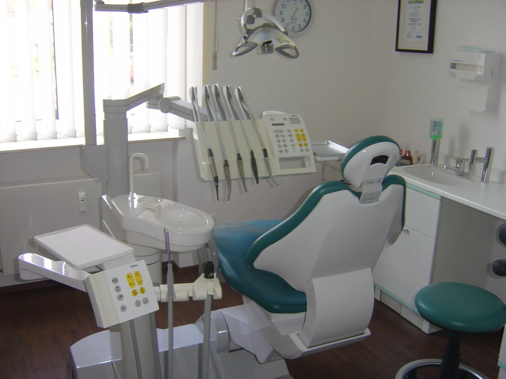 Behandlungszimmer Zahnarztpraxis Rossi